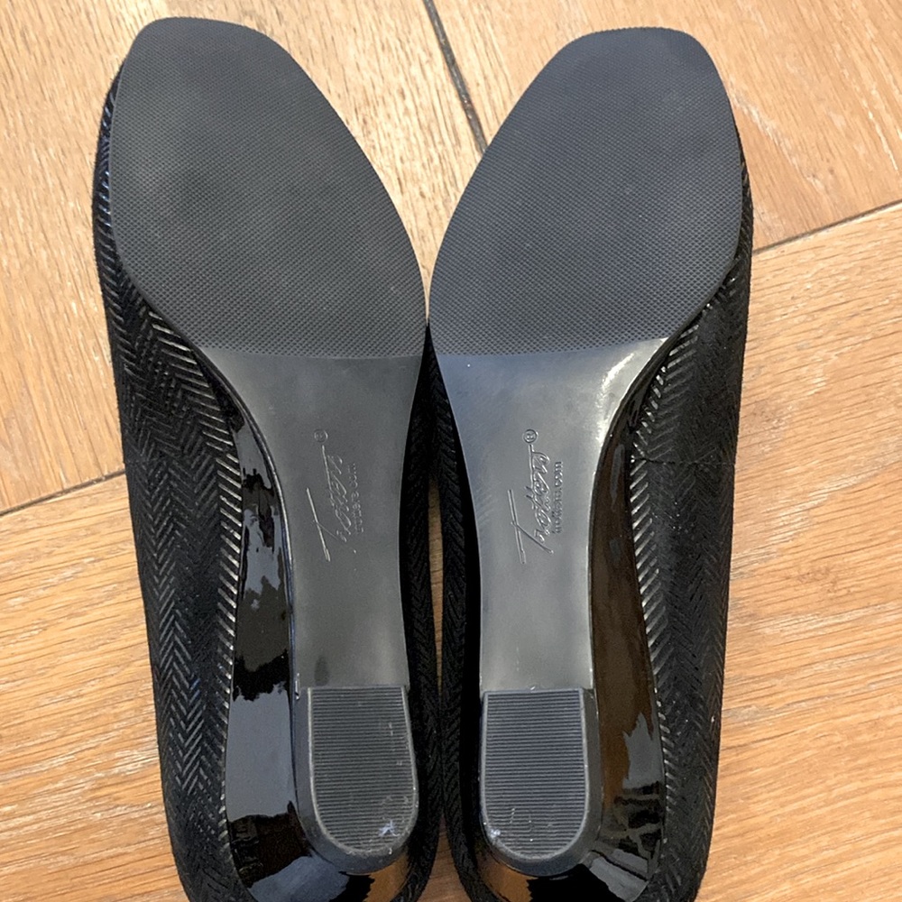 NWOT Trotters Lauren Herringbone Wedge Pumps - Picture 11 of 11